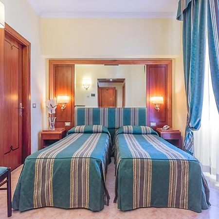Raeli Hotel Lux Rom Eksteriør billede