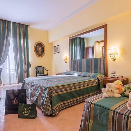 Raeli Hotel Lux Rom Eksteriør billede