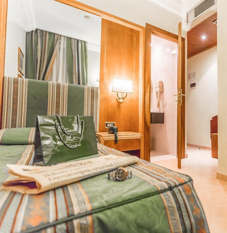 Raeli Hotel Lux Rom Eksteriør billede
