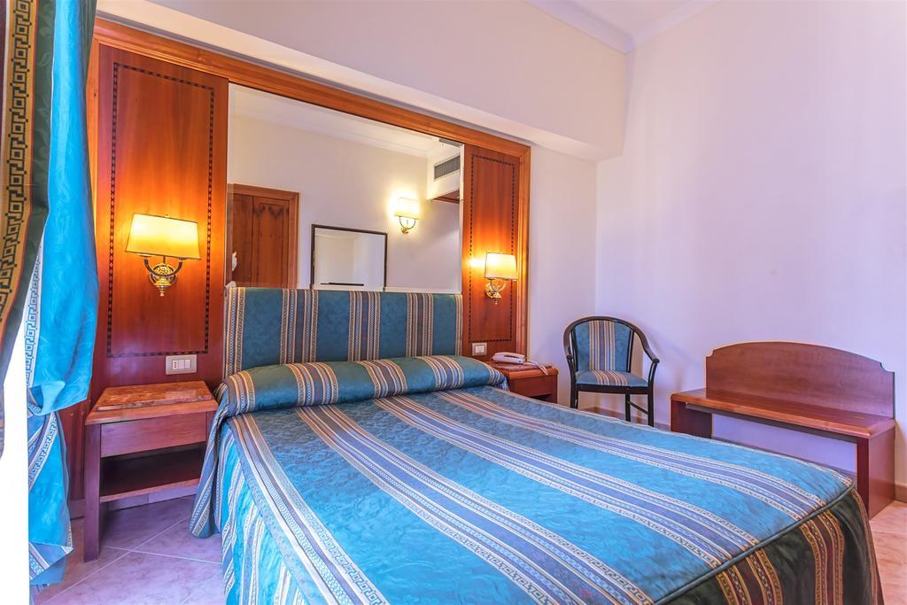 Raeli Hotel Lux Rom Eksteriør billede