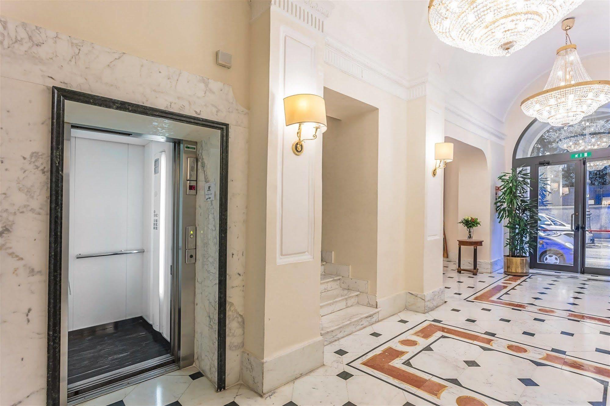 Raeli Hotel Lux Rom Eksteriør billede